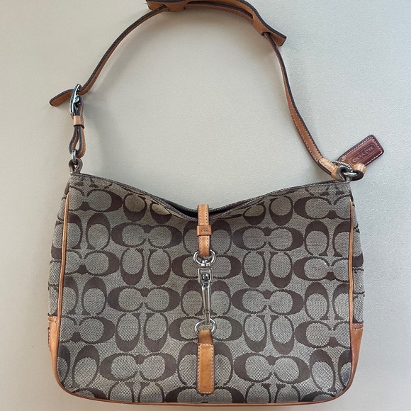 Coach 90’s clasp closure classic monogram - Picture 1 of 15